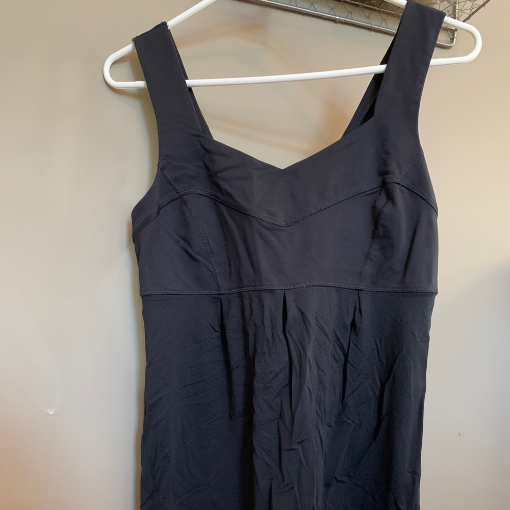Lululemon back tank top (size 8)